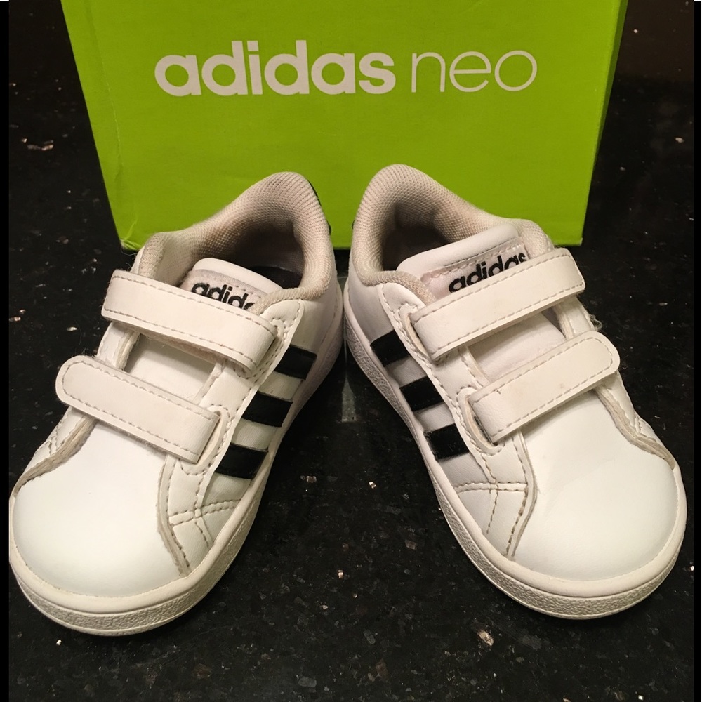 Adidas toddler baseline Velcro sneakers